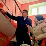Депутат «Единой России» Владимир Влазнев оказал содействие в капремонте подъездов дома в Азове