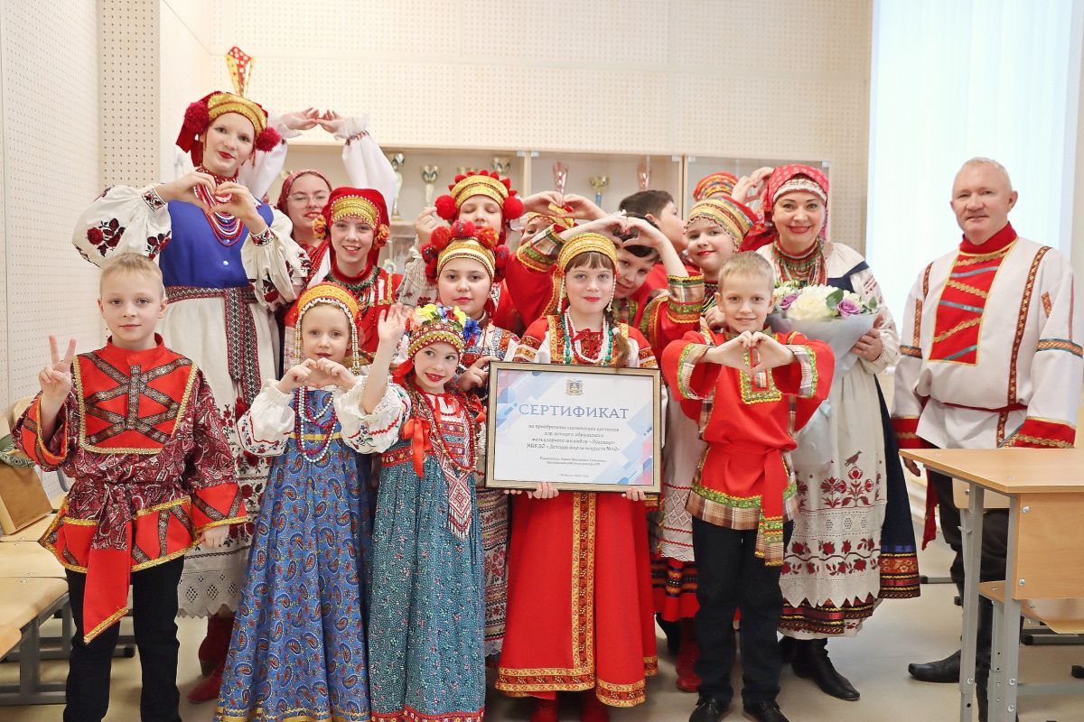 Здесь зажигаются звёзды: обновлённое здание детской школы искусств №10 руководители области открыли в Фокинском районе Брянска!