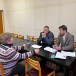 Депутаты – представители партии «Единая Россия» провели прием граждан в общественной приемной