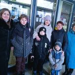 «Женское движение Единой России» организовало поездку в цирк для семей участников СВО