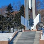 Активисты «Единой России» оценили обновлённый мемориал «Победа» в Находке