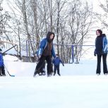 Активисты «Единой России» проверили ледовые площадки в Нижнем Новгороде