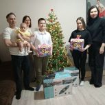 Депутат облдумы Ирина Малахова исполнила мечты Ярослава и Софии