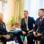 «Единая Россия» Прикамья поздравила ветеранов с Новым годом