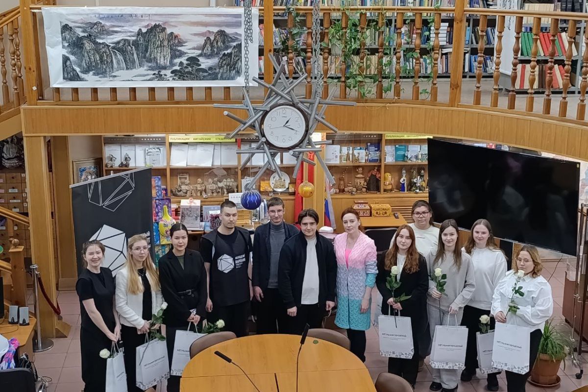 В Юго-Восточном округе Москвы муниципальные депутаты поздравили российских и китайских студентов