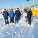 В Горно-Алтайске «Единая Россия» провела мониторинг детской спортивно-игровой площадки в микрорайоне «Яблоневый сад»