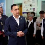 В Петрынинском центре открыли две «Парты Героев» в память о выпускниках, погибших в зоне СВО