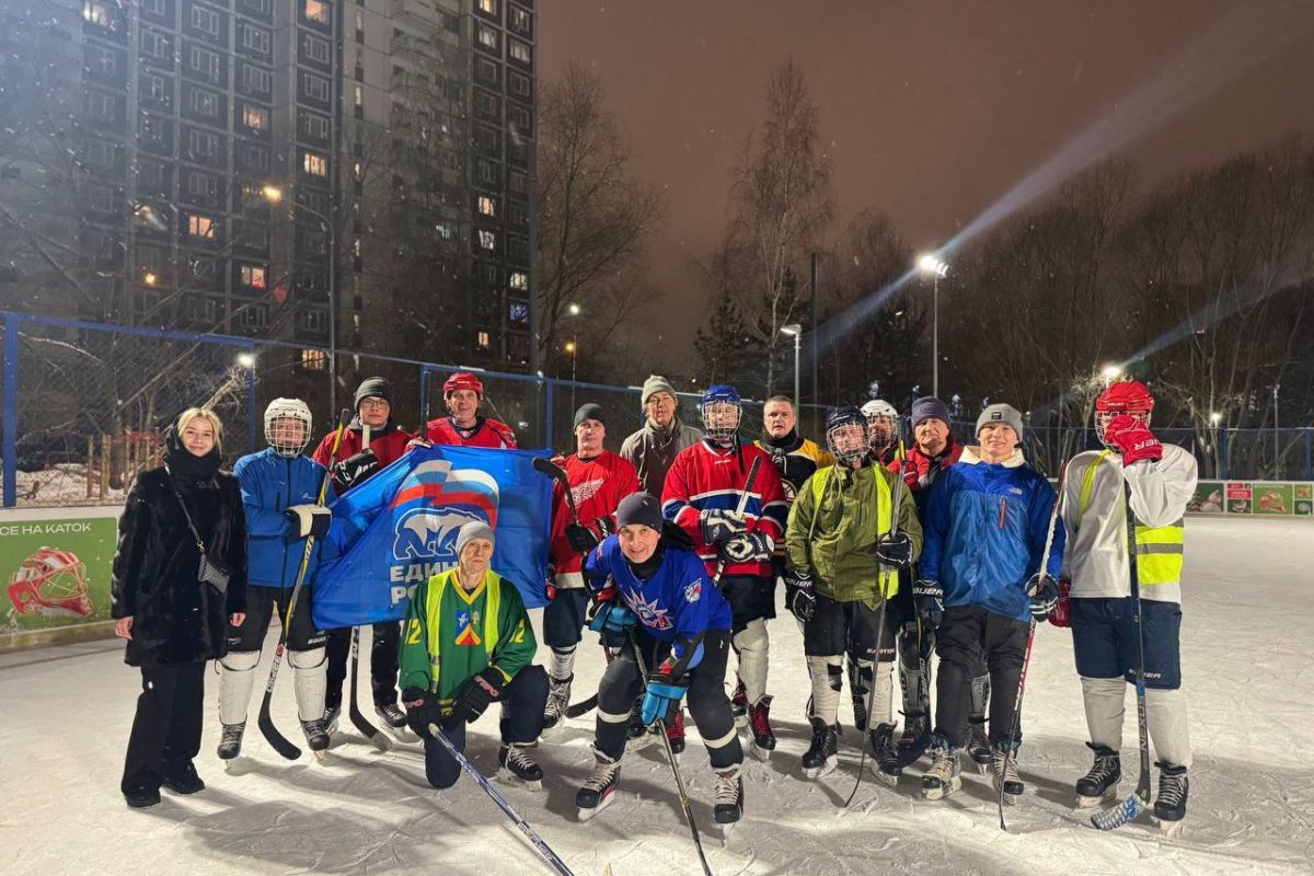 Спорт, единство и народный дух: в районе Левобережный прошел хоккейный матч