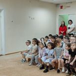 Дошкольникам Нового Уренгоя напомнили о правилах безопасности на дорогах