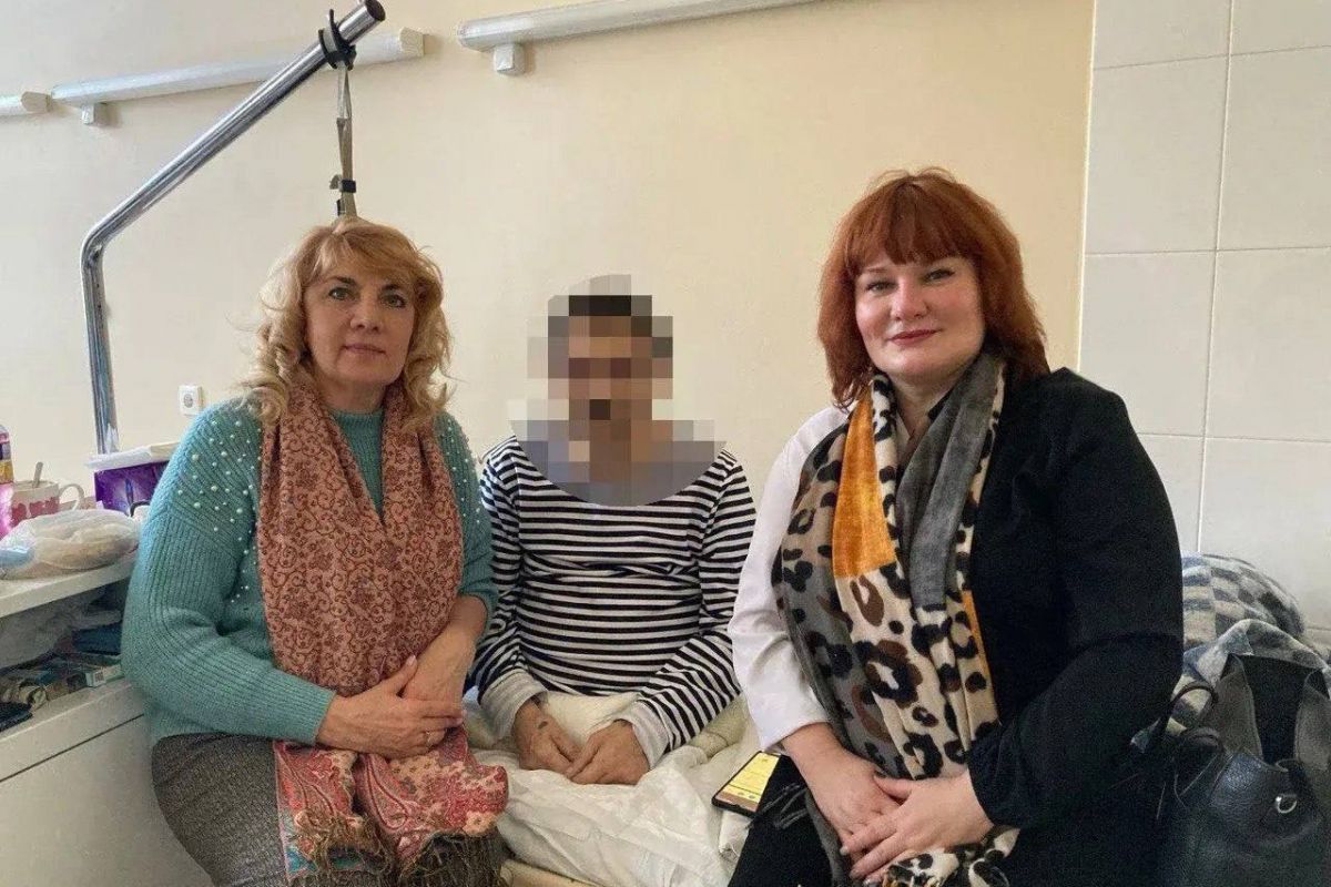 Активисты «Единой России» навестили раненых бойцов в больнице