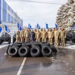 «Единая Россия» и фонд «Ветераны специальной военной операции и контртеррористических операций» из Екатеринбурга передали партию техники бойцам СВО в Ростовской области