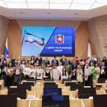 Крымчан отметили заслуженными наградами по случаю Дня Республики