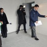 Депутаты оценили ход ремонтных работ в общежитии политехнического колледжа