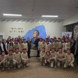 В Кельмаксолинской средней школе открыли мурал Михаилу Кутузову в рамках проекта «Лица Героев»