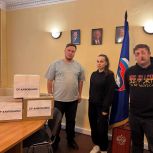 Единороссы Хамовников передали военнослужащим комплекты термобелья