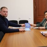 Наталья Долматова провела рабочую встречу с лидером молодогвардейцев республики Никитой Вылегжаниным