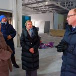 "Партийный десант" оценил строительство приемного отделения в Эжвинском районе столицы