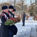 Великие Луки отметили 83-ю годовщину освобождения от фашистов