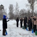Среднеуральские школьники благоустроили Аллею Победы в рамках партпроекта "Историческая память"