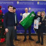 Дмитрий Жуков передал новогодний подарок Софии из Серова