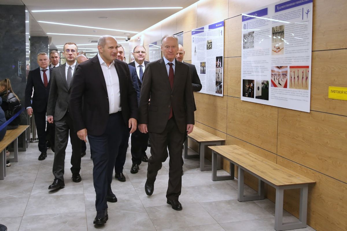 Николай Патрушев посетил Школу спорта имени Анатолия Рахлина в Санкт-Петербурге