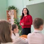 Депутат Виктория Богдашкина провела урок парламентаризма для школьников из Рузаевки