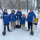Снежная зима держит в тонусе