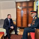 В ЛНР поздравили 83 ветерана в рамках акции «С Новым годом, ветеран!»