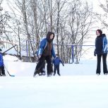 «Студенческий» десант проверил состояние ледовых площадок во дворах Приокского района
