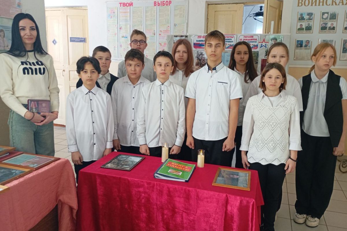«Единая Россия» установила в регионах новые Парты Героя в память об участниках СВО