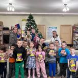 Представления с Дедом Морозом, сладкие подарки, развивающие игры: «Единая Россия» дарит новогоднее чудо детям по всей стране