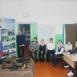 В школе Краснинского округа прошла встреча с бойцом СВО