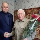 Заместитель секретаря реготделения «Единой России» навестил ветеранов‑блокадников
