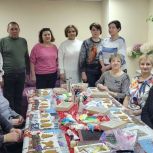 Партийцы Когалыма организовали творческий мастер-класс для семей участников СВО