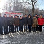 Депутаты «Единой России» приняли участия в церемонии открытия памятного стенда в честь сотрудников МВД