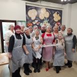 Мастер-класс по приготовлению хинкали от «Женского движения Единой России» объединил семьи участников СВО на Камчатке