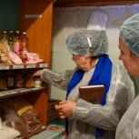 «Единая Россия» проверила качество питания в школах Знаменского округа