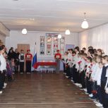 При содействии «Единой России» в школе Полтавского района установили Парту Героя
