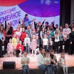 Музыка, радость и подарки: новогодний вечер для многодетных семей