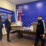 Театр-студии «Рондо» и Нахимовское местное отделение «Единой России» передали подарки нашим