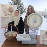 «Блокадная ласточка» и «Блокадный хлеб»: партийцы почтили памятную дату