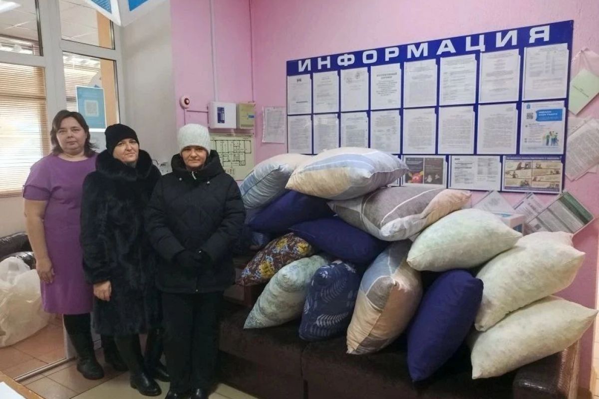 Активисты «Единой России» непрерывно помогают формировать гуманитарный груз в зону СВО