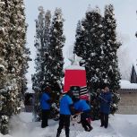 Уборка снега партийцами продолжается