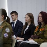 Единороссы мотивировали алтайских студентов стремиться к лидерству и развитию вместе с Россией