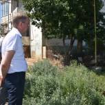 Председатель Астраханской гордумы Игорь Седов помог жильцам девятиэтажки решить проблему подтопления