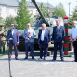 В тюменском сквере Пограничников открыли памятник борцам за Победу