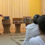 Депутат Законодательного Собрания Владимир Смирнов вручил детсадам Орджоникидзевского района комплект игрового оборудования