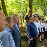 Активисты регионального отделения «Единой России» помогли благоустроить могилу матроса