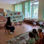 В день образования Брянской области партийные активисты рассказали о родном крае самым маленьким
