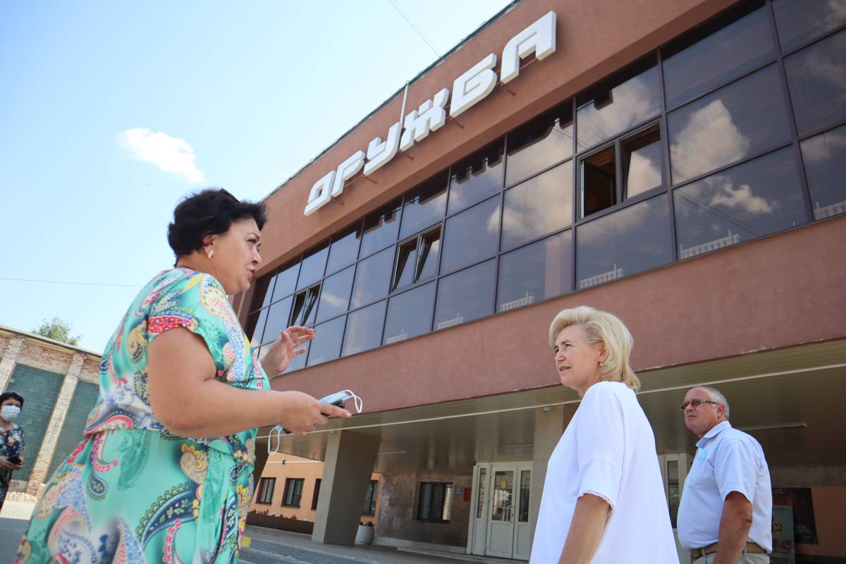 Тамара Фролова оценила преображение дома культуры в городе Уварово